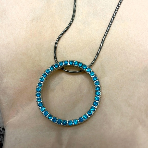 SALE!!! BLUE CRYSTAL PENDANT NECKLACE 🔥🤩 - Picture 1 of 5